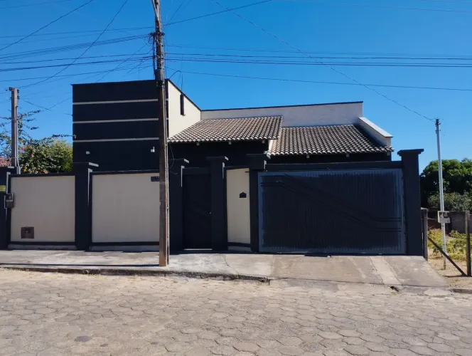 VENDO CASA RESIDENCIAL NO SETOR NOVA CIDADE EM DIANÓPOLIS 