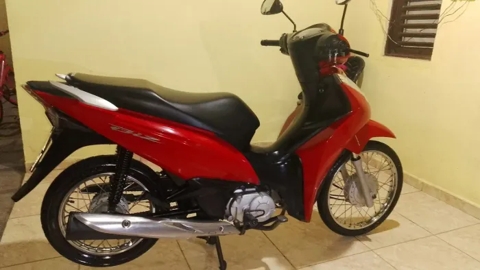 Moto de uso único da minha esposa, motivo da venda é que ela vai pegar uma 0KM.