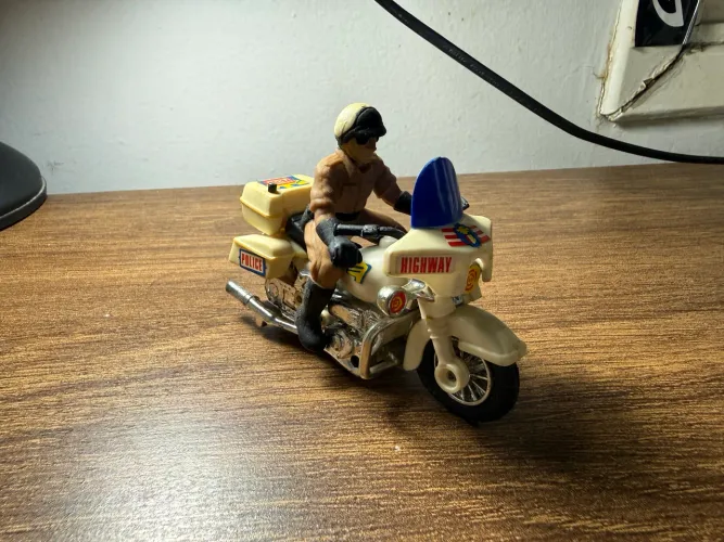 Moto de polícia miniatura dos anos 90