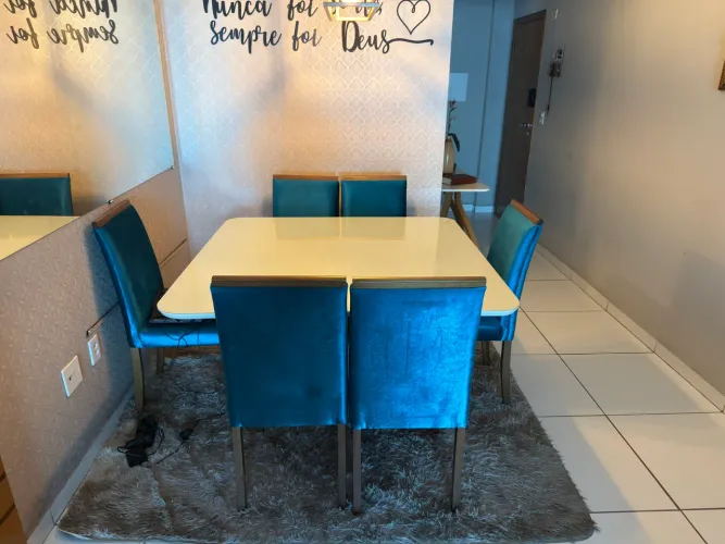 Mesa de sala de sala com 6 lugares