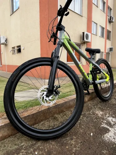 Bicicleta Vikingx tuff x-35 pneu kenda flame aro 26 
