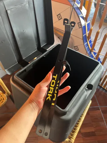Baú Pro Tork 80 Litros Preto + Suporte Desmontável