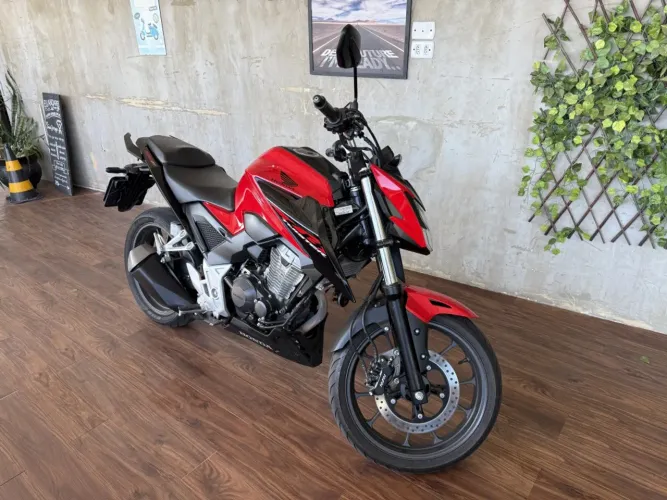 Honda Cb 300f twister cbs 2023