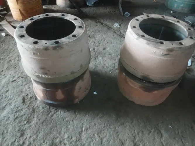 Vende-se 4 tambores de freio para caminhão truck serve no volkswagen e o VM VOLVO