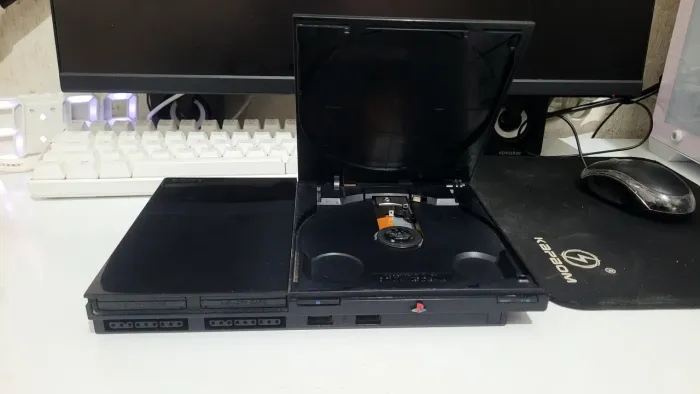 Vendo ps2 em quase perfeito estado