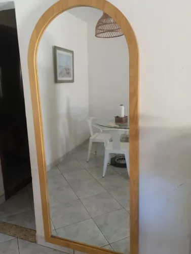 Vendo espelho 190x80 de madeira maciça semi novo