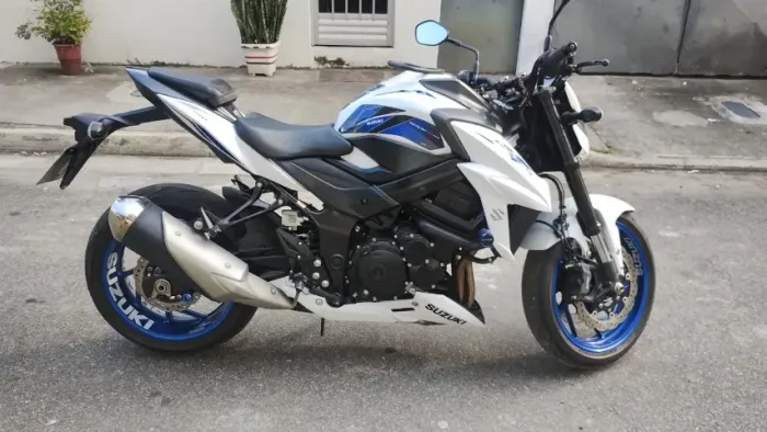 Suzuki GSX-S 750, ANO 2020. Cansado de ser feio e andar a pé??? Seja só feio.