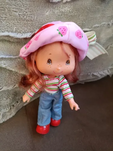 Boneca Moranguinho antiga