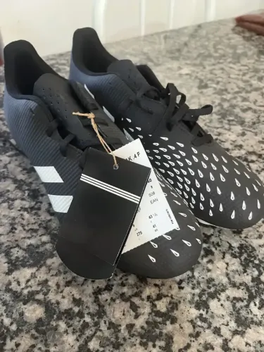 Chuteira adidas Predator Freak 4 Campo