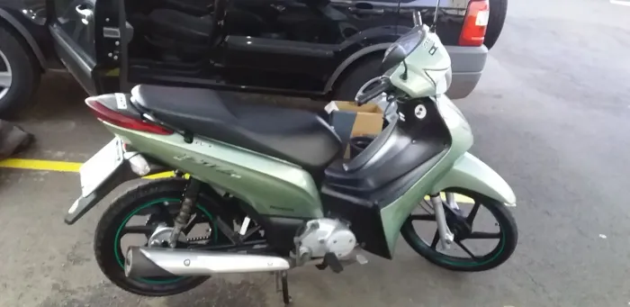 Vendo biz 125 flex com rodas de liga leve top.