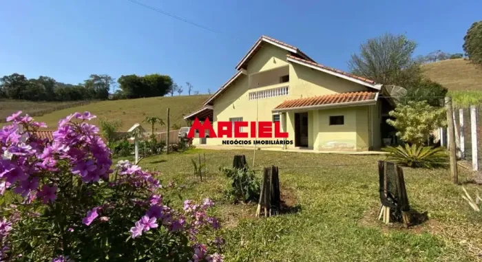 CHÁCARA LINDÍSSIMA EM GONÇALVES MG - 3 DORMITÓRIOS - 2 SUÍTES