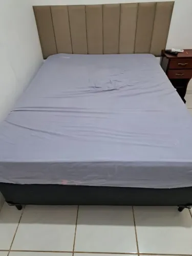 Cama de casal com cabeceira