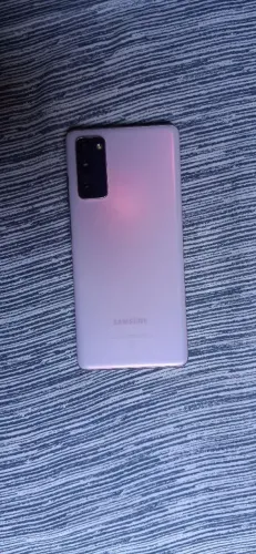 Vendo um celular s20 FE