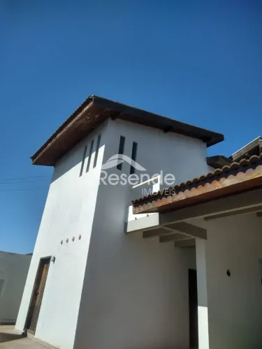 VENDO sobrado diferenciado, 4 suítes, lazer, armários, piso em mármore. -Matão- SP