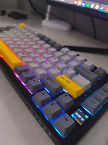 TECLADO MECÂNICO GAMER AK820 PRO  