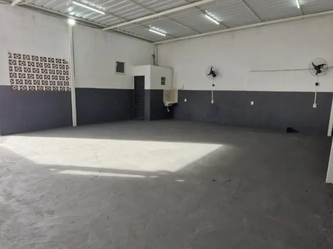 Galpão para locação com 140 m², localizado no bairro Vila Lemos em Campinas/SP.