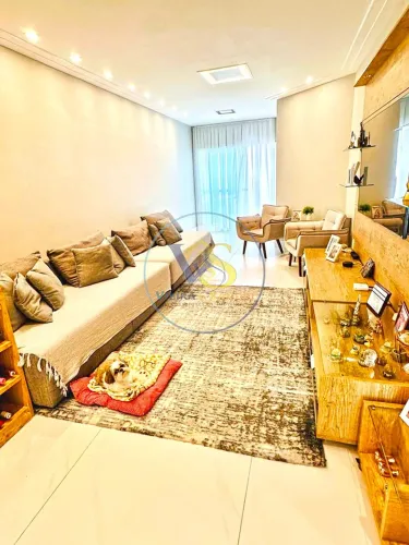 Casa triplex em Jardim Camburi à venda!