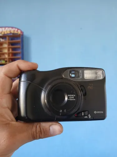 Câmera analógica yashica mg motor preta