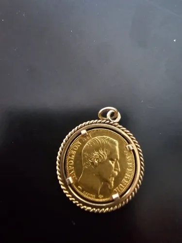 Moeda antiga de ouro