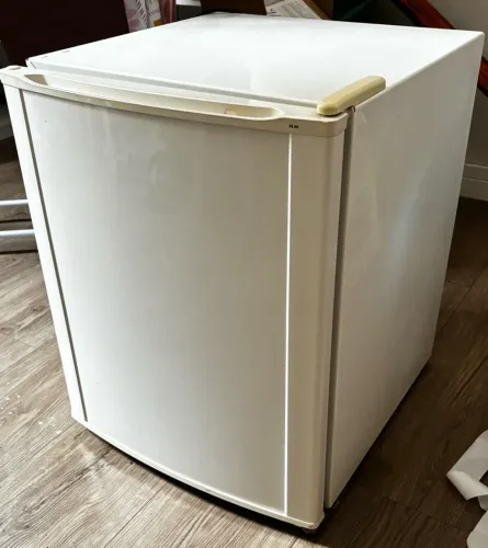 Frigobar Electrolux 80L 127v