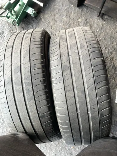 Pneu Michelin aro 215/55/17