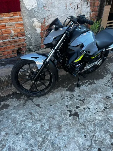 Vende se titan 2026