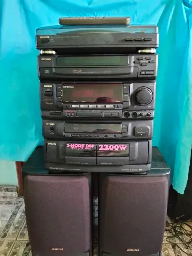System Aiwa funcionando lê as descrições informa sobre o equipamento 