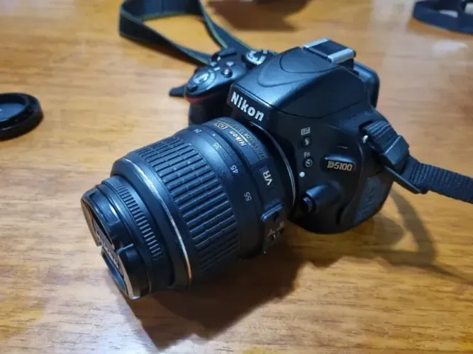 Câmera NIKON D5100 completa usada apenas uma vez + acessórios PERFEITO ESTADO DESAPEGO