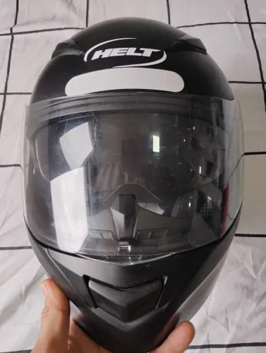 Capacete Helt escamoteável em ótimo estado tamanho 58M