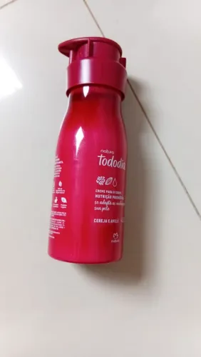 Creme corporal cereja avelã 