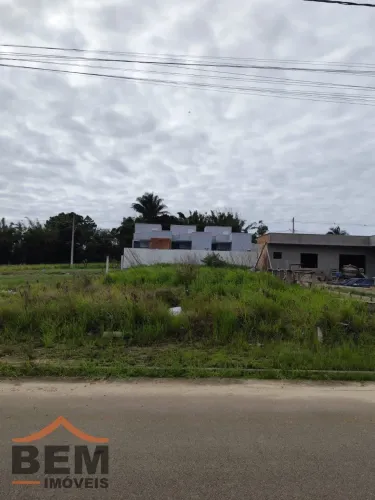 Terreno à venda no bairro Nossa Srª de Fátima, em Penha, a 900m da Praia Alegre e 300m²