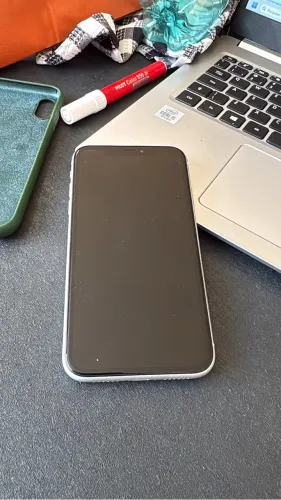 Vendo IPhone XR 128. - perfeito estado - branco