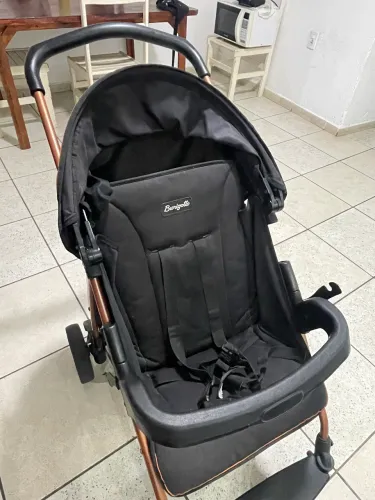 Vendo carrinho de bebê