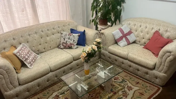 Conjunto de mesa de centro e canto de vidro com marmore
