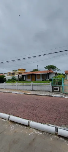EXCELENTE CASA NA PRAIA DO BOSQUE EM RIO DAS OSTRAS - COM SAIDA PAREA RUA JEQUITIBA!