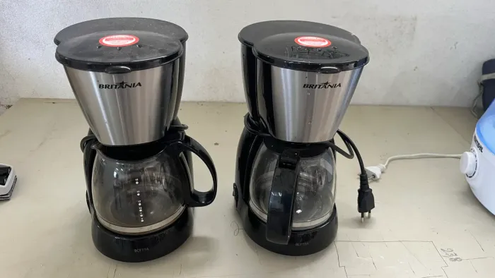 Vendo 02 cafeteira Britânia sem esquentar.