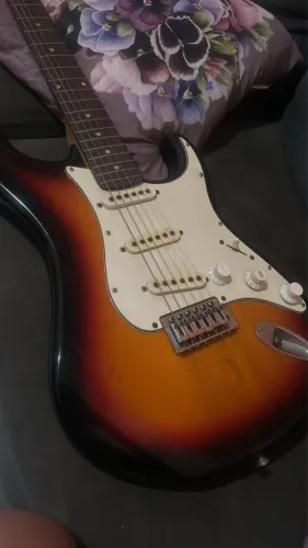 Guitarra Memphis MG32