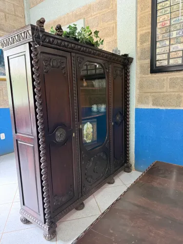 Antiguidade mesa e estante madeira