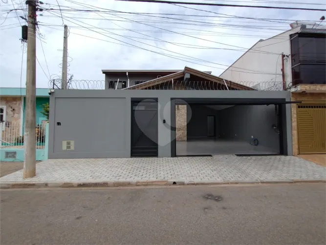 Casa com 3 quartos à venda em Centro - SP