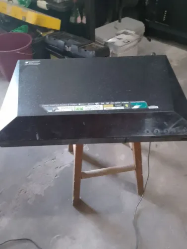 Home theater hbd - e2100 COM DEFEITO somente a cabeça (incompleto sem caixas))