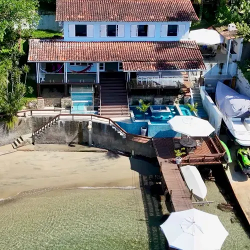 Casa com praia exclusiva pé na areia Angra dos Reis