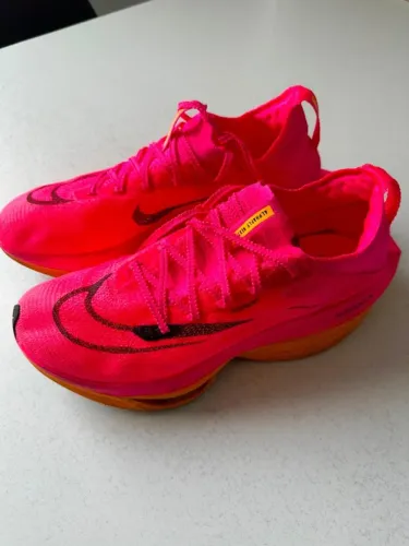 NIKE AIR ZOOM ALPHAFLY 2% TAMANHO 42 (Placa de Carbono)