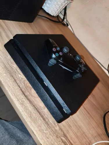 PS4 Slim 1TB Desbloqueado