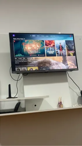 TV Britânia, 32 polegadas smart Tv, 700R$