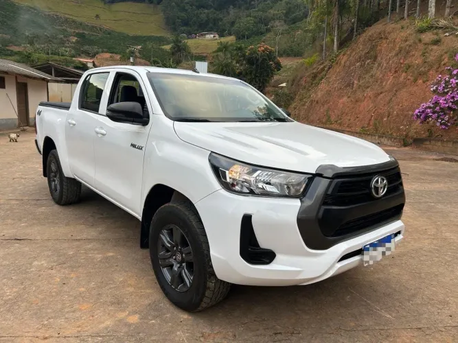 Toyota Hilux CD 4X4 2.8 Diesel Mec. 2024