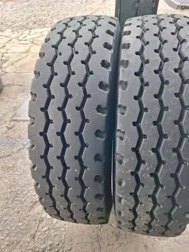 Pneus 275 80 22.5 Pirelli (reformados)