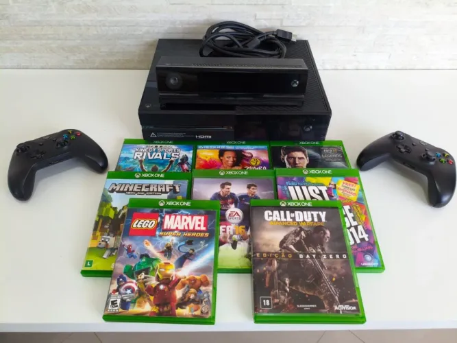 Xbox One 500 GB + Kinect + 2 Controles Originais + 8 Jogos