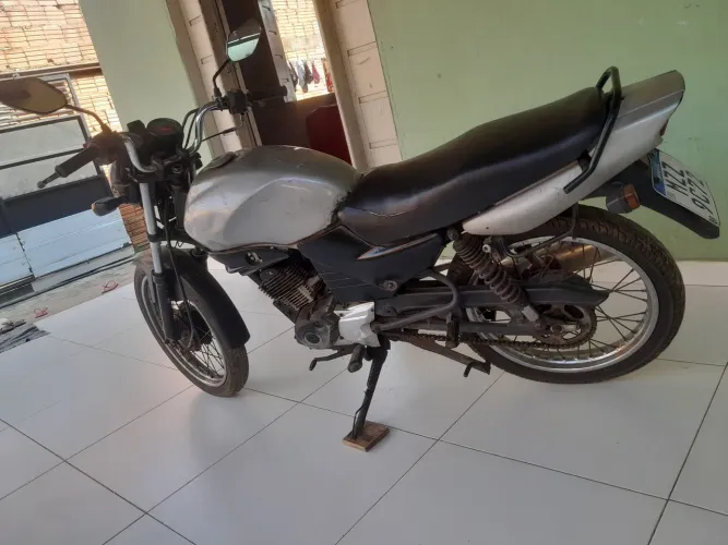 Moto de mulher tudo em dia