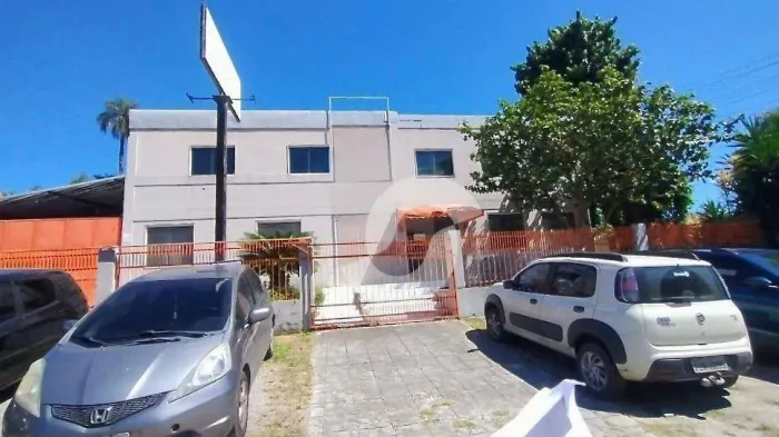 Oportunidade em Itaipu: Galpão Versátil, localização privilegiada.