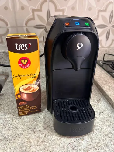 Cafeteira Três Corações com Cápsulas de Capuccino